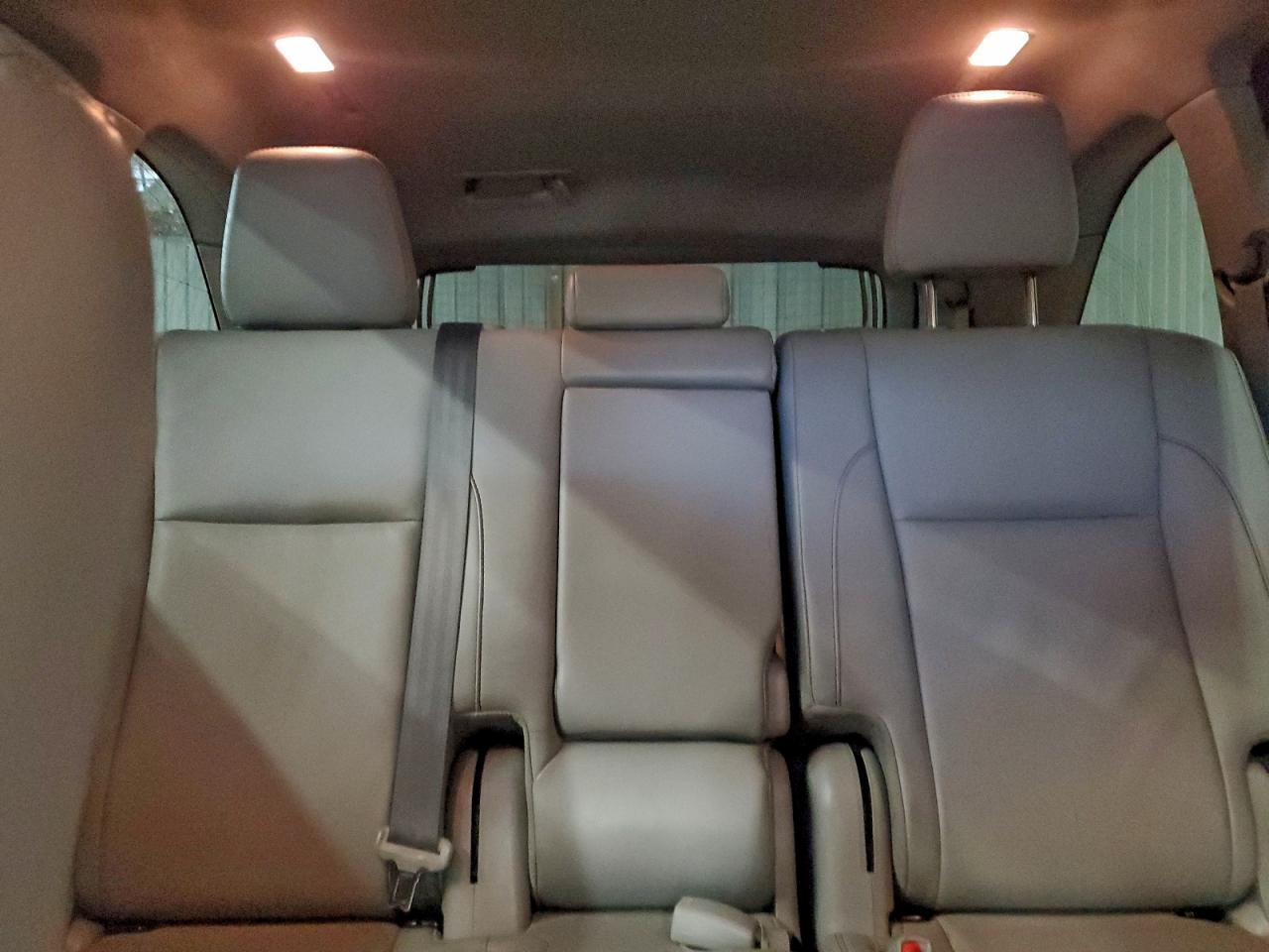 Lot #3320121472 2019 TOYOTA HIGHLANDER