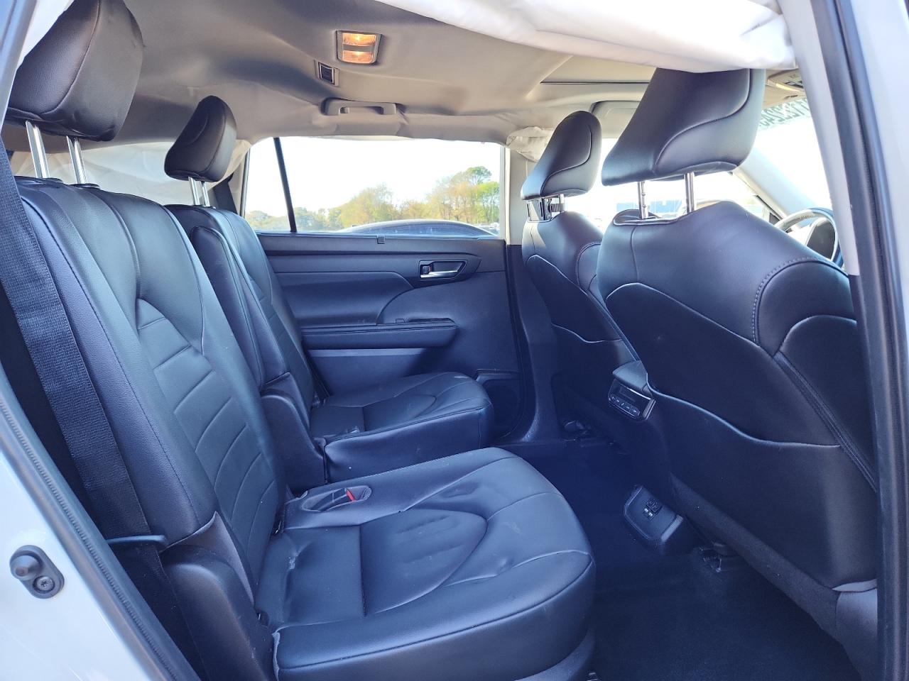 TOYOTA HIGHLANDER HYBRID XLE