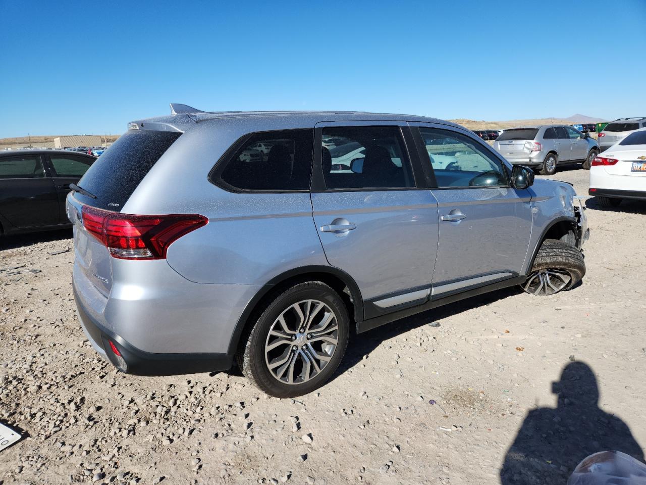 MITSUBISHI OUTLANDER ES
