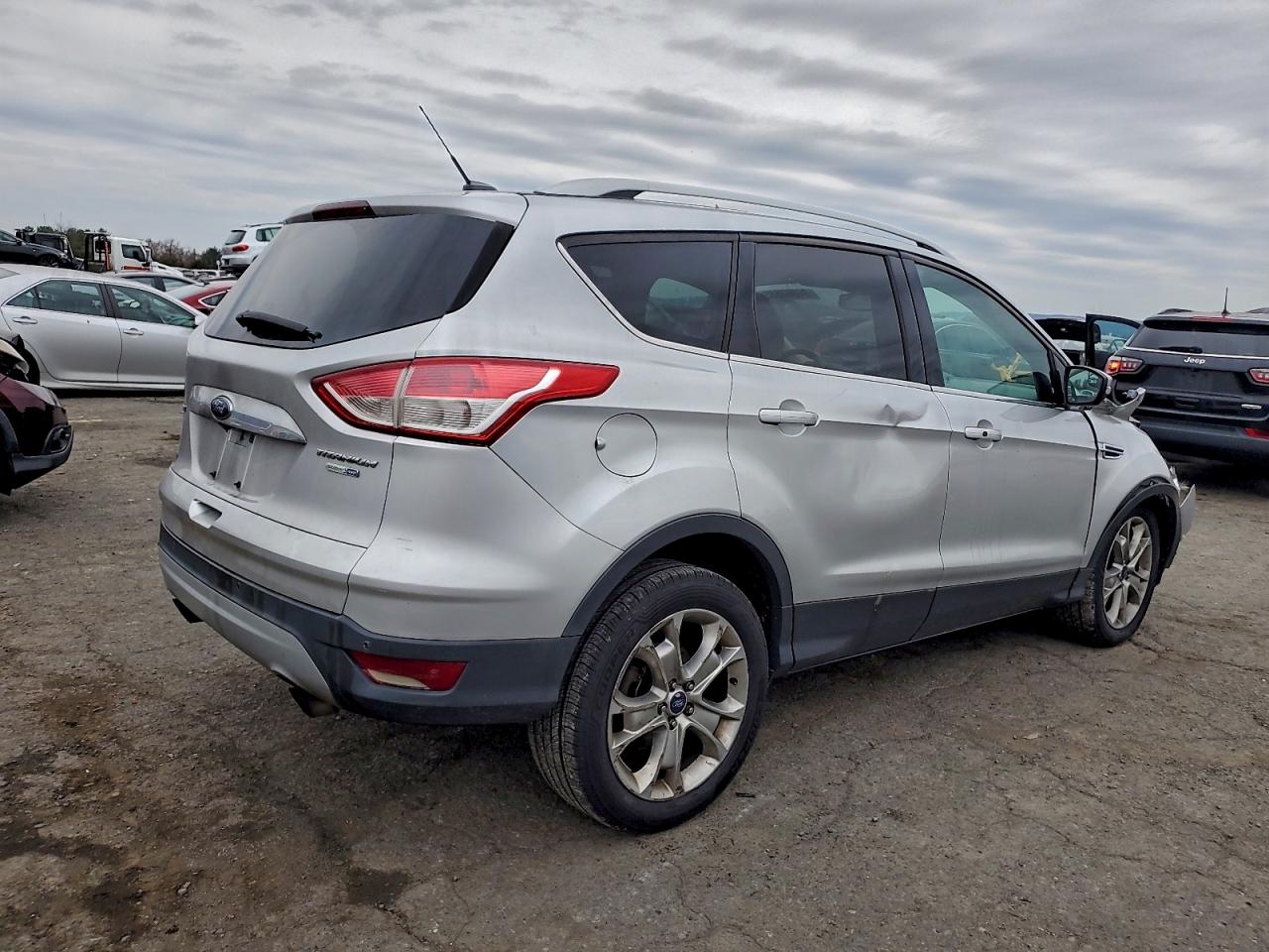 FORD ESCAPE TITANIUM