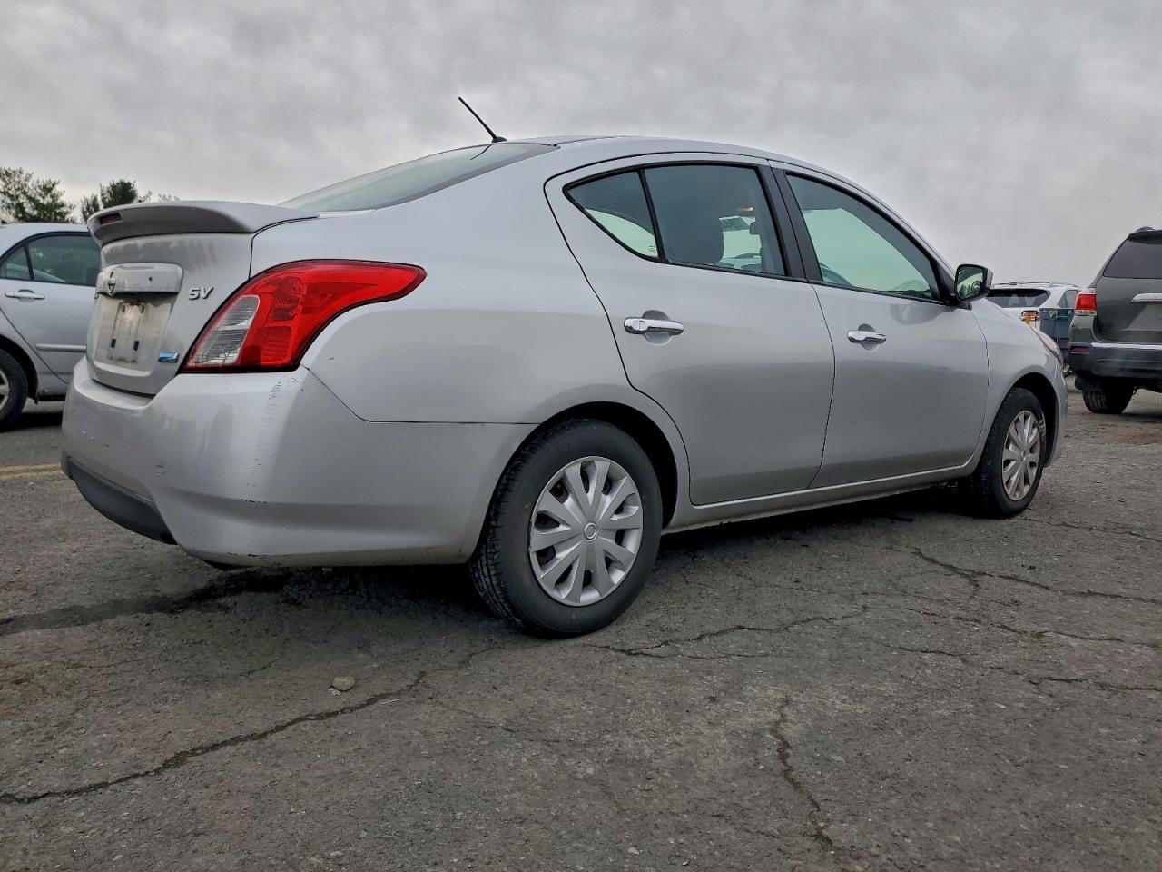 Lot #3311622226 2016 NISSAN VERSA S