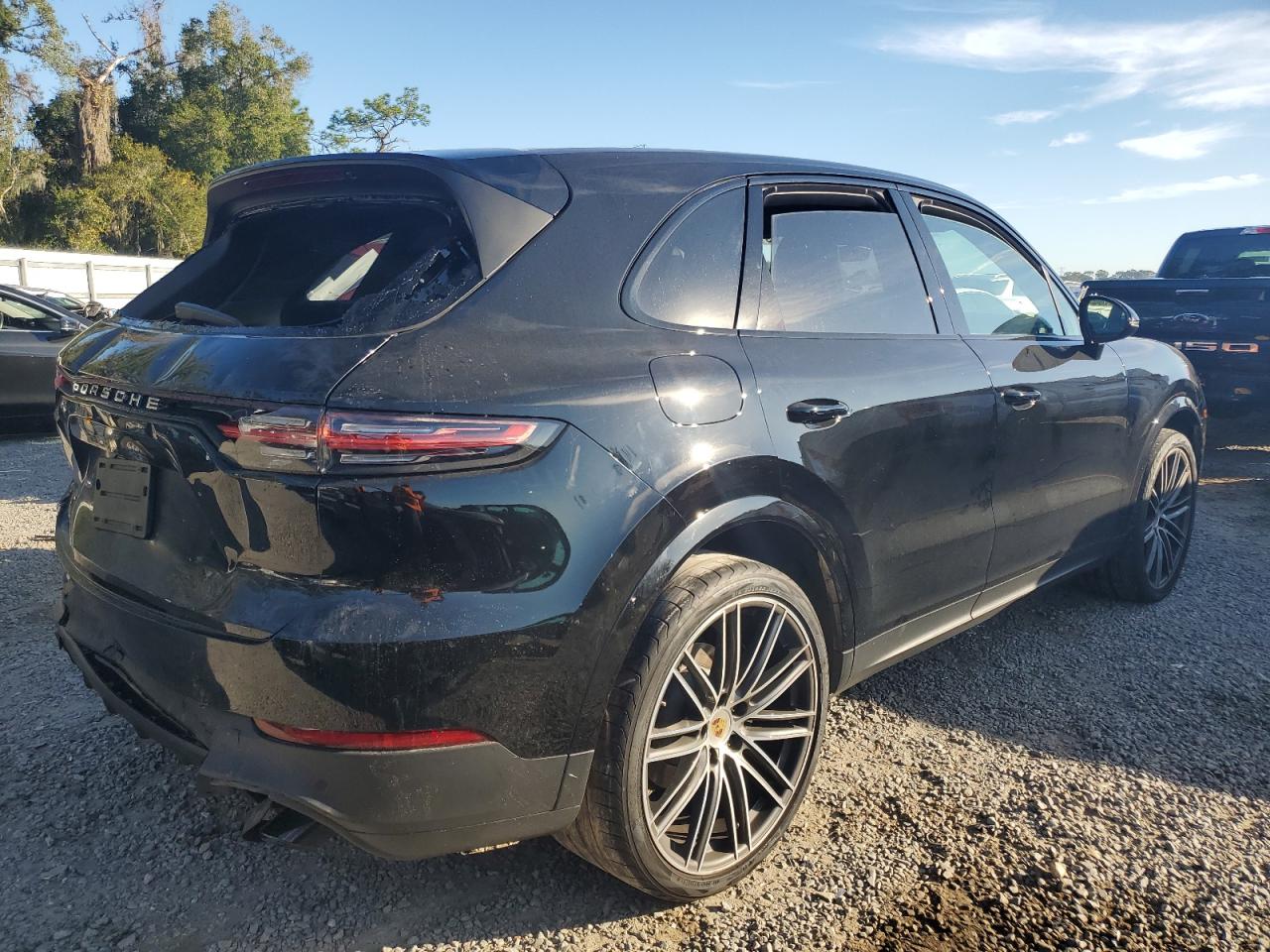 PORSCHE CAYENNE