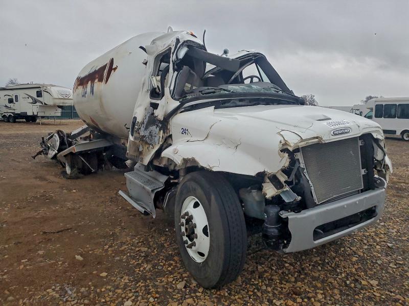 Global Auto Auctions: 2024 FREIGHTLINER M2 106 MED