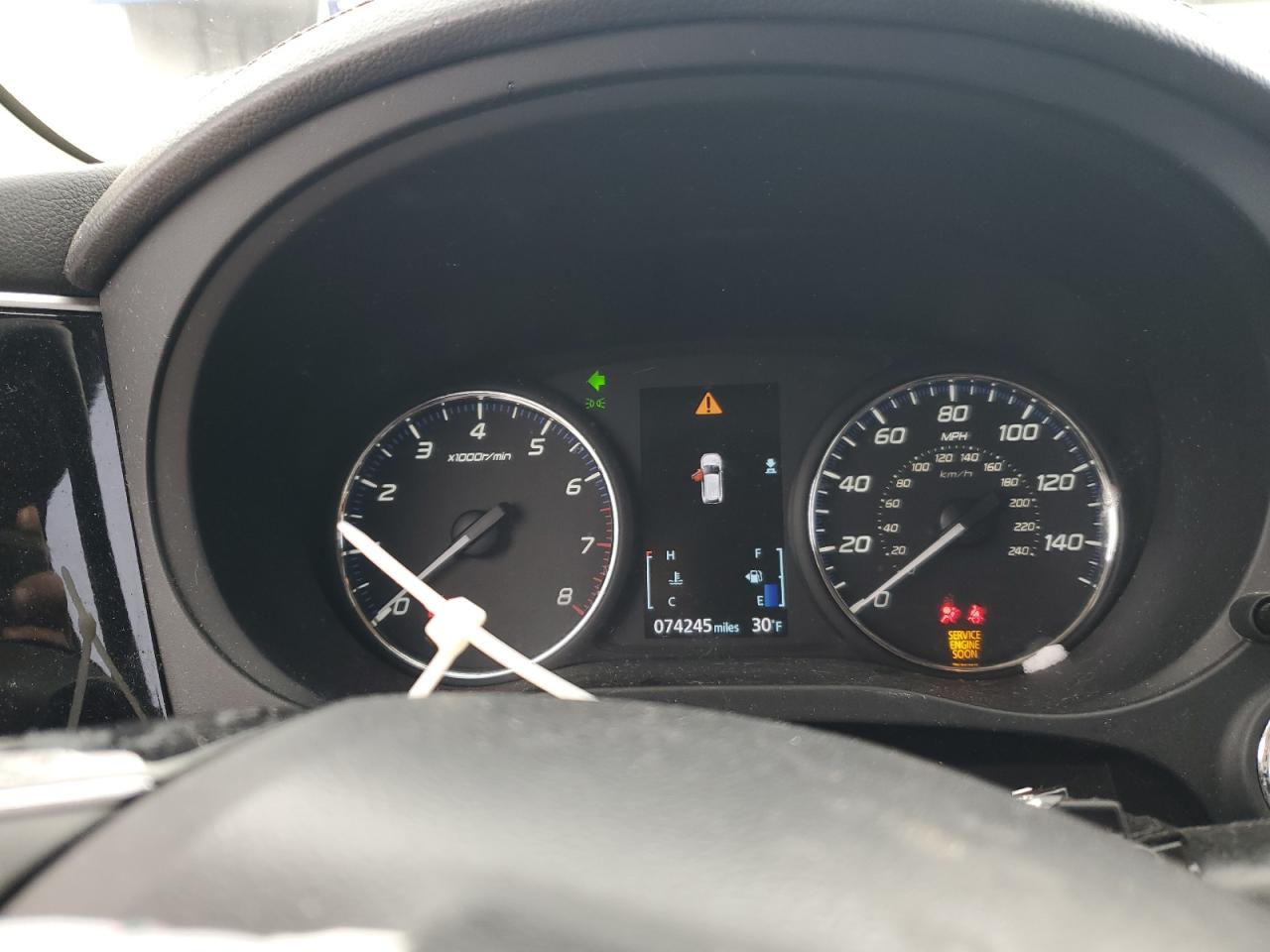 MITSUBISHI OUTLANDER SE