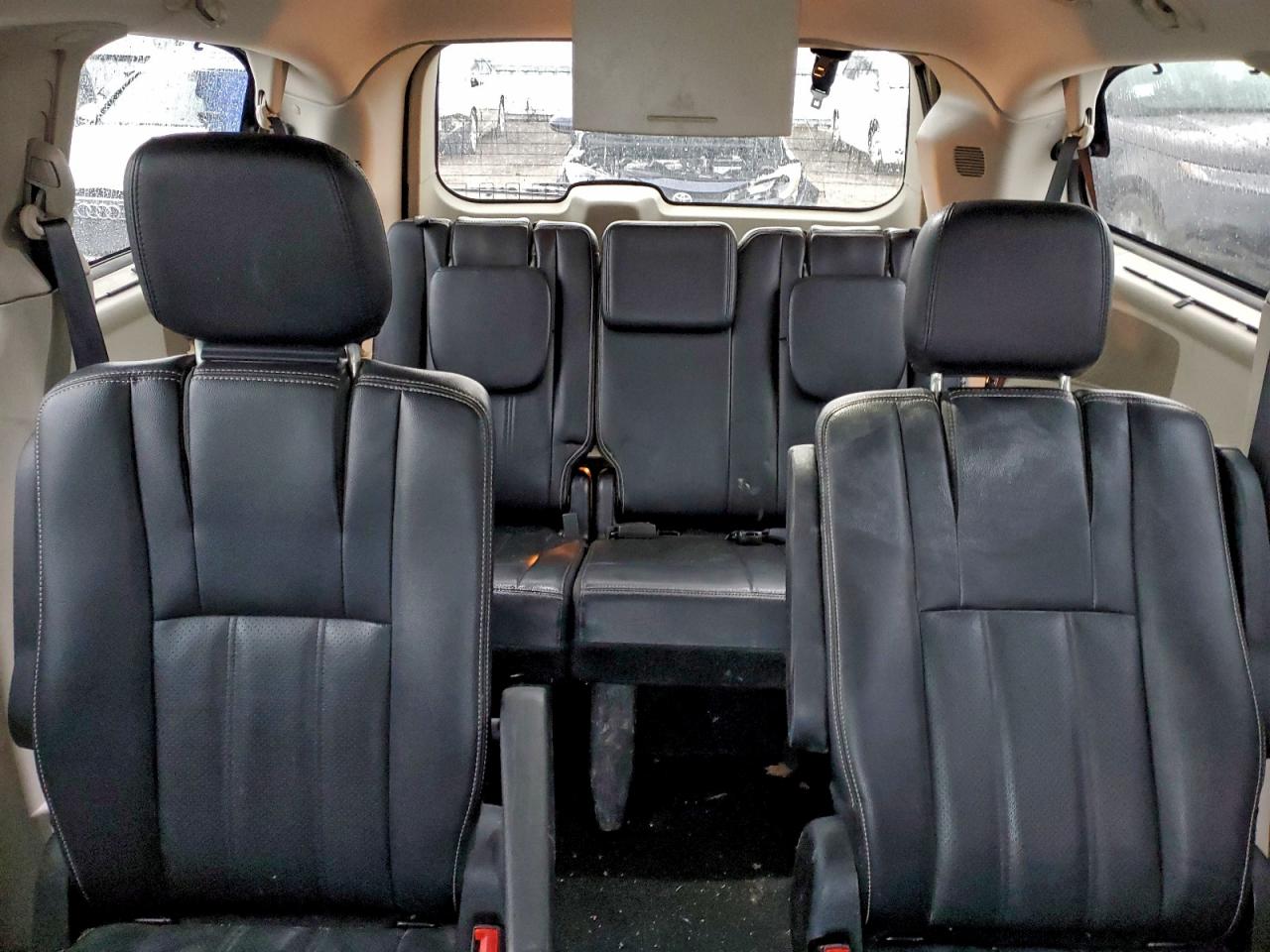 CHRYSLER TOWN & COUNTRY TOURING L