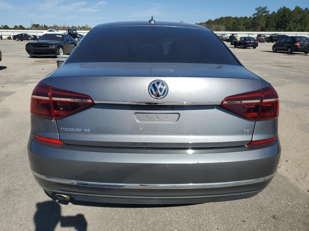 VOLKSWAGEN PASSAT SE