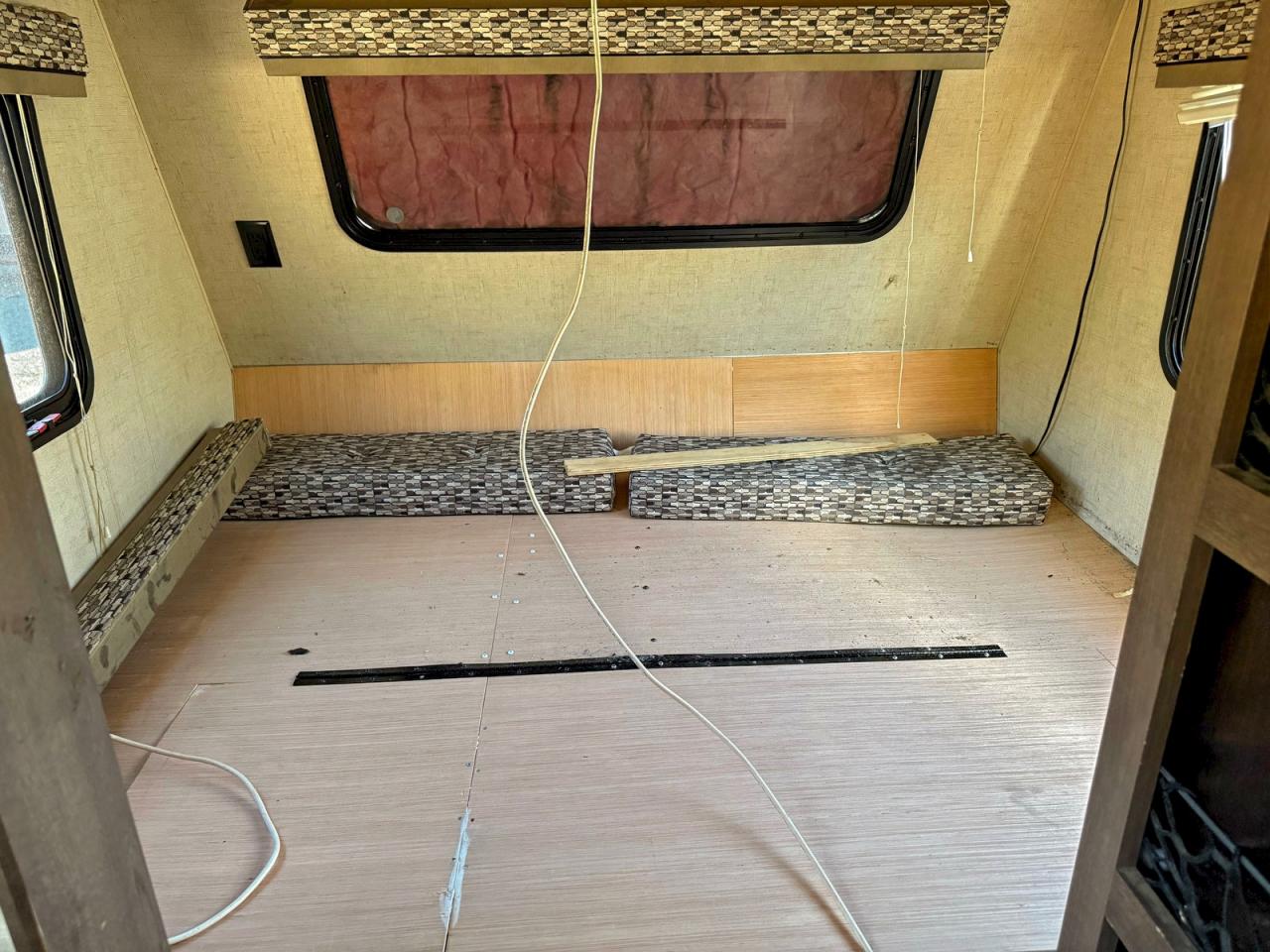 Lot #3296250430 2018 ESCAPE BY KZ HATCH SERI