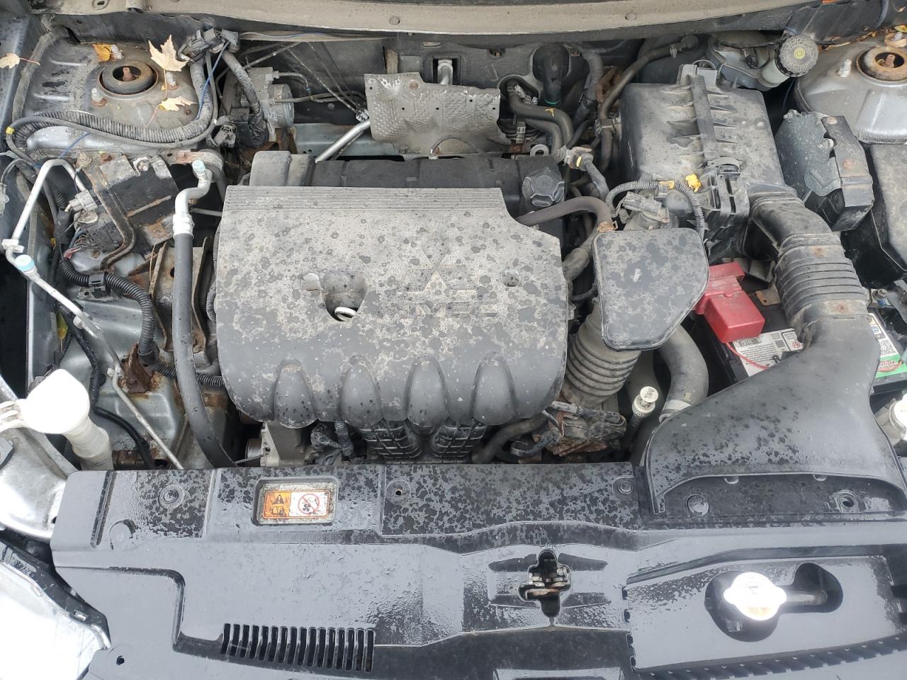 MITSUBISHI OUTLANDER ES