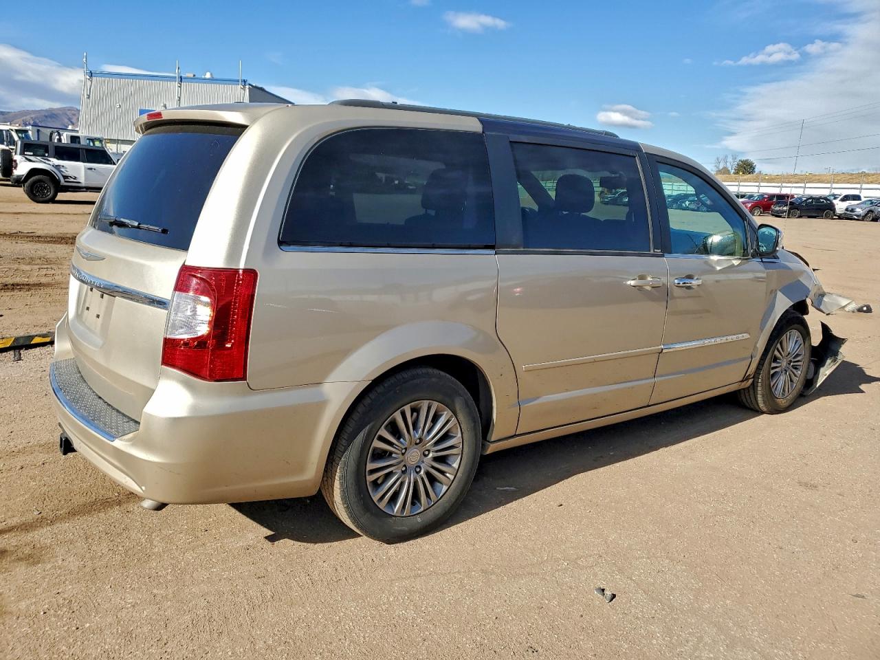 CHRYSLER TOWN & COUNTRY TOURING L