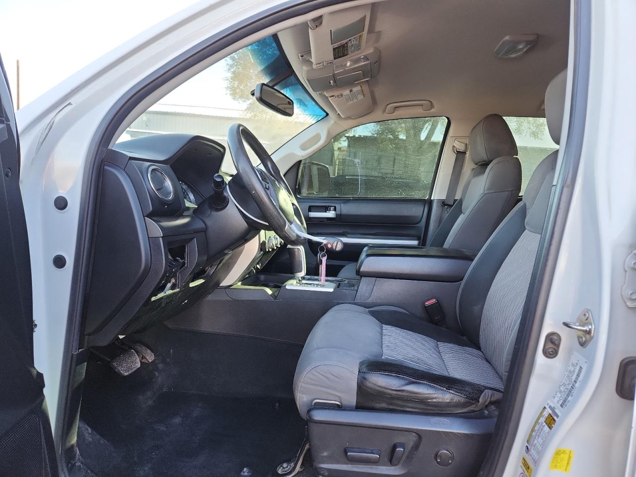 TOYOTA TUNDRA DOUBLE CAB SR