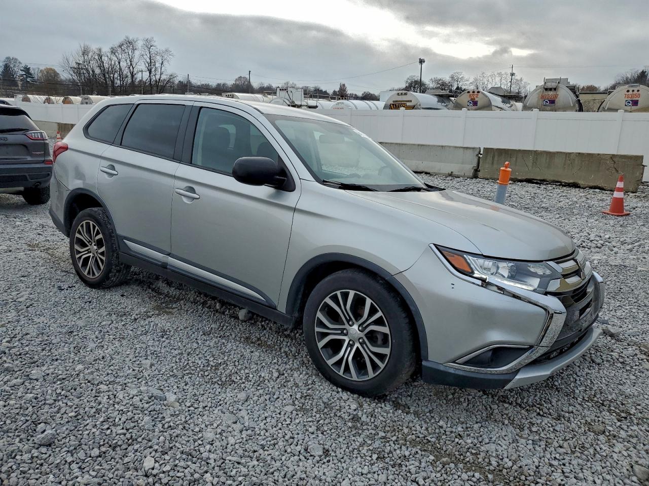 MITSUBISHI OUTLANDER ES