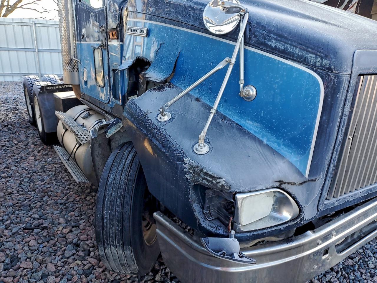 Lot #3294430511 2001 INTERNATIONAL 9200I