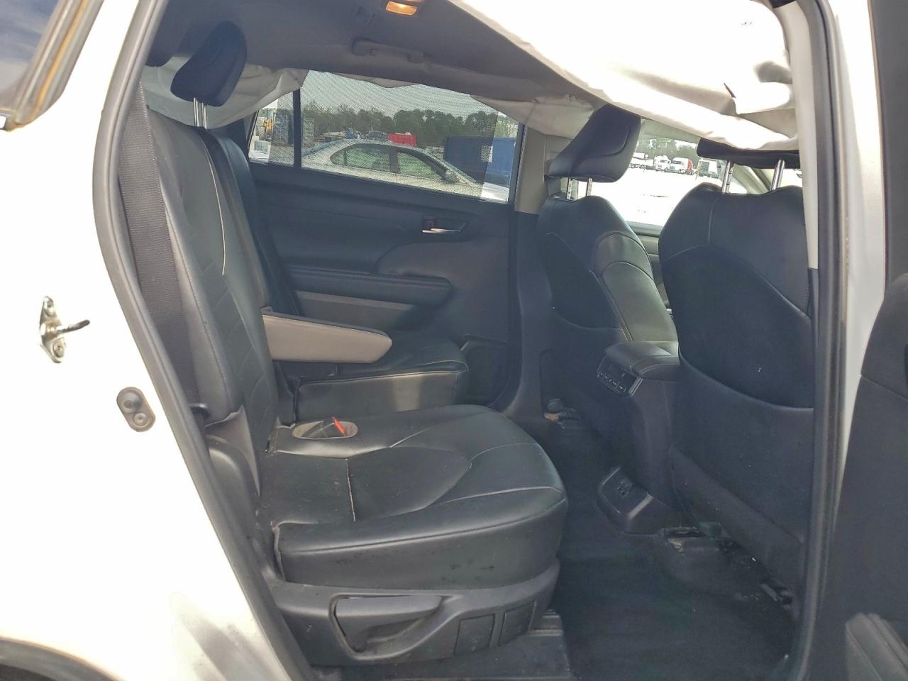 TOYOTA HIGHLANDER XLE