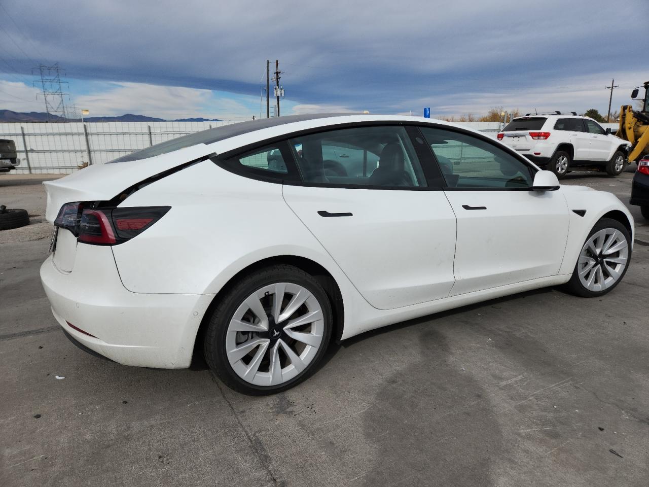 TESLA MODEL 3
