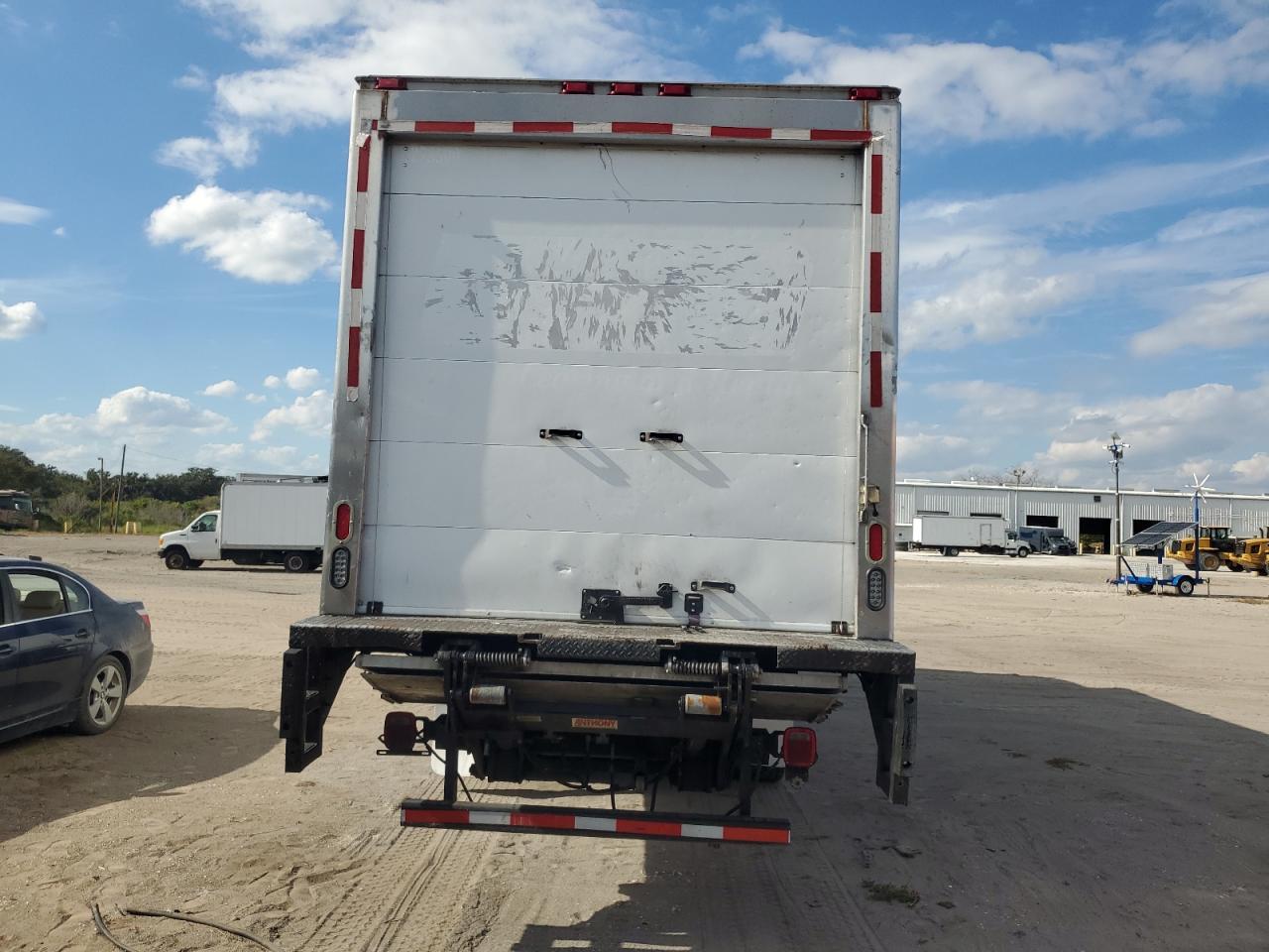 Lot #3284595328 2017 INTERNATIONAL 4000 4300