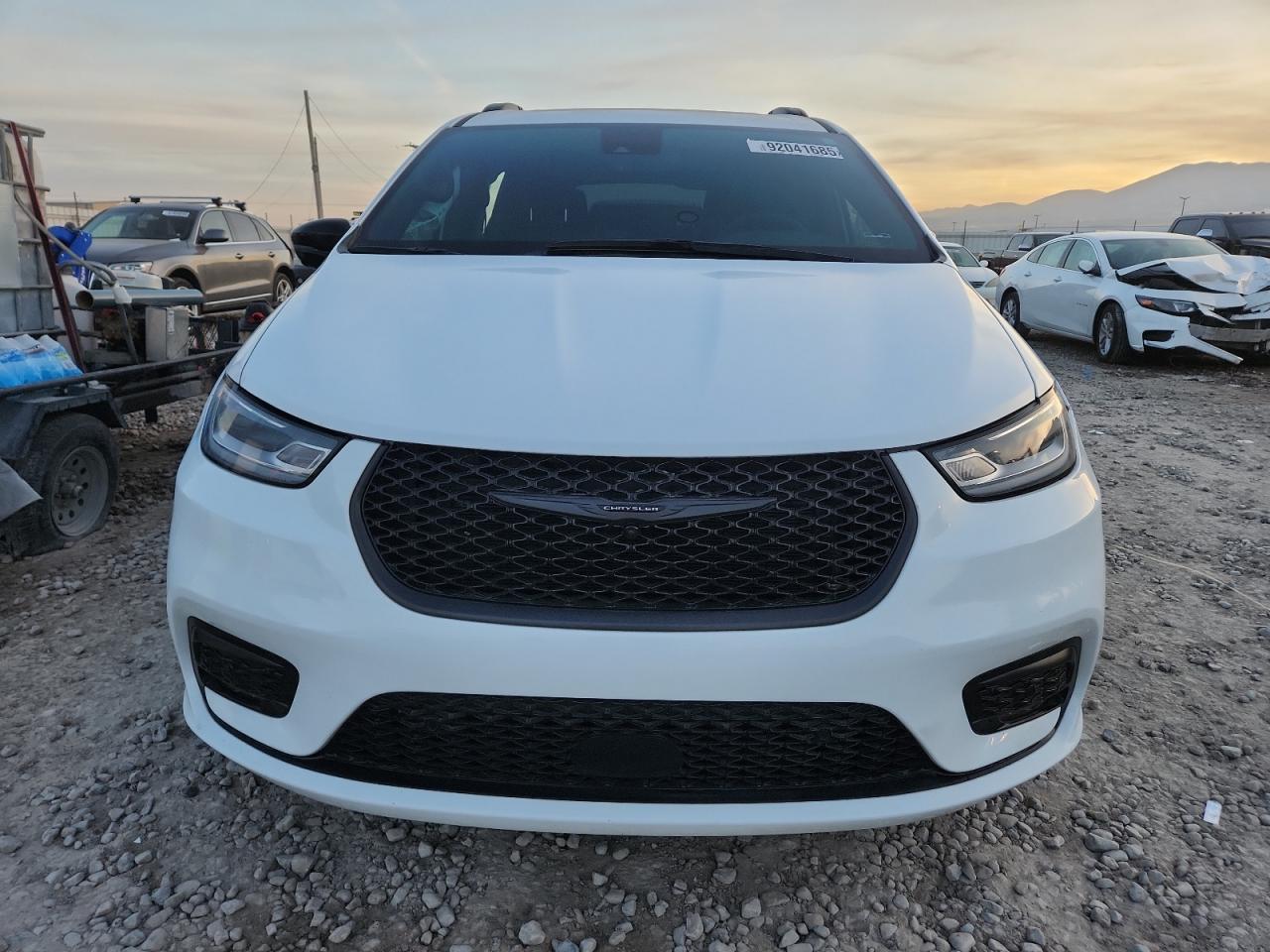 CHRYSLER PACIFICA HYBRID SELECT