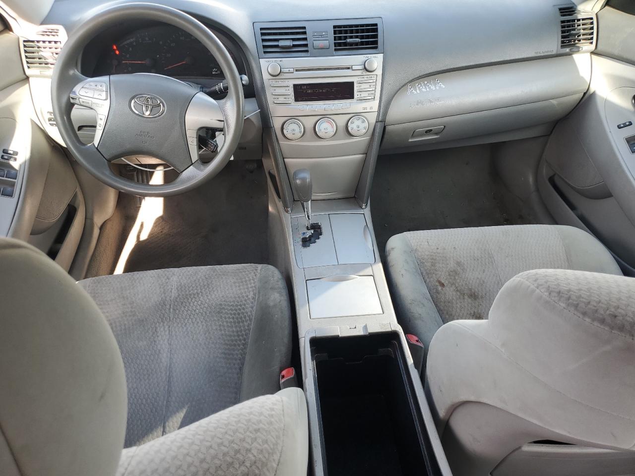 TOYOTA CAMRY BASE