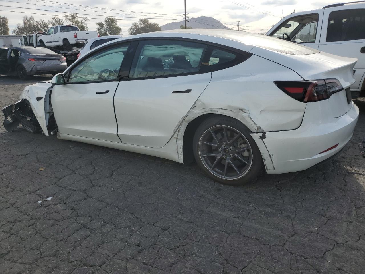 Lot #3301731337 2023 TESLA MODEL 3