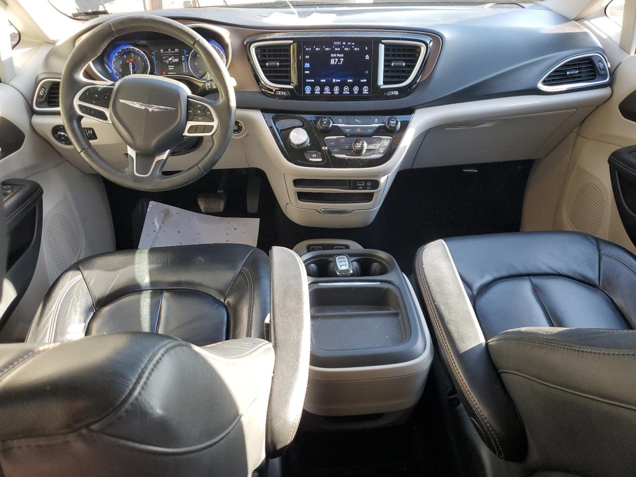 CHRYSLER PACIFICA TOURING L