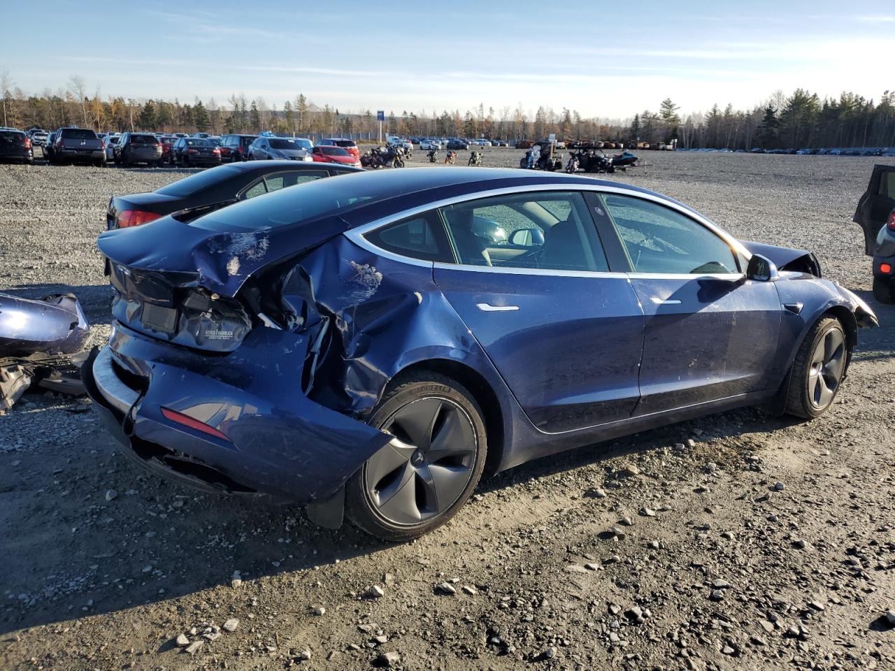 TESLA MODEL 3