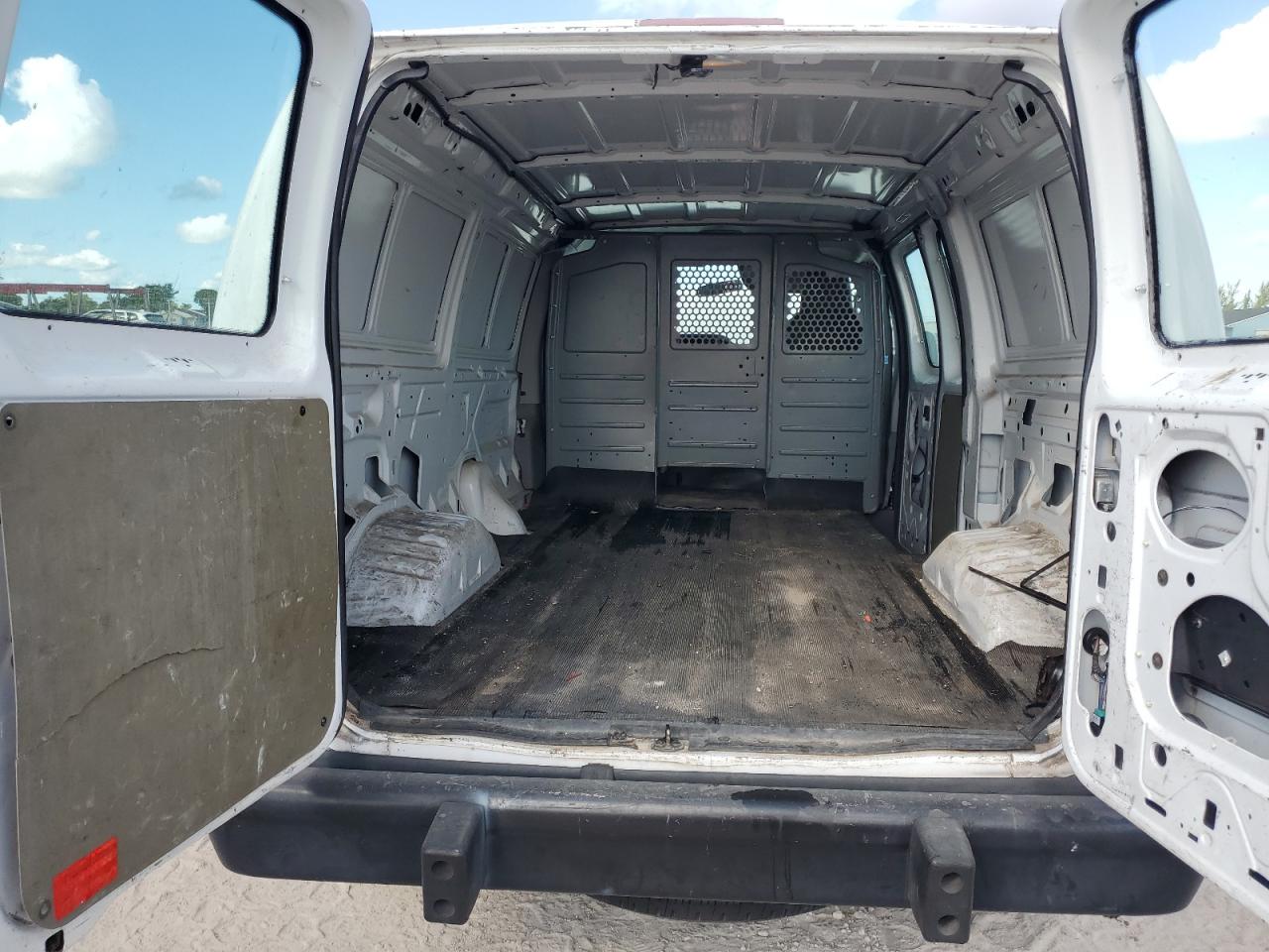 FORD ECONOLINE E250 VAN