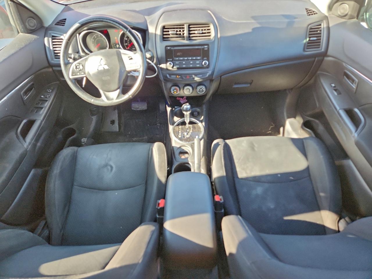 MITSUBISHI OUTLANDER ES