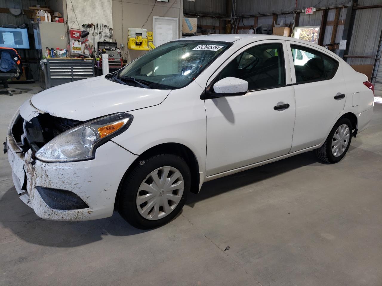 NISSAN VERSA S