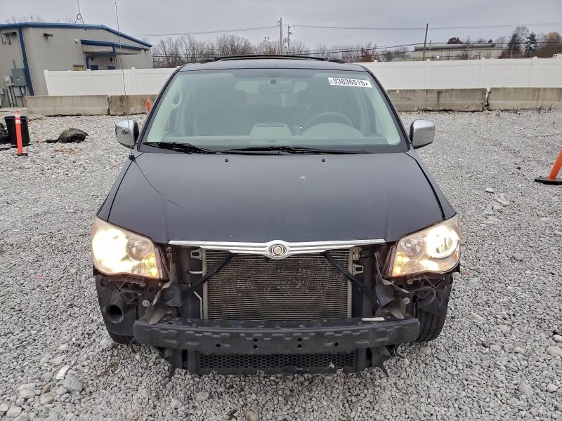 2010 CHRYSLER TOWN & COU #3302770386