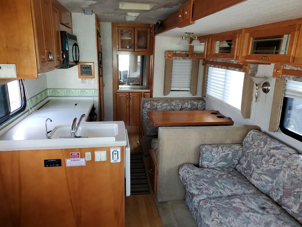 Lot #3293292435 2004 WORKHORSE CUSTOM CHASSIS MOTORHOME