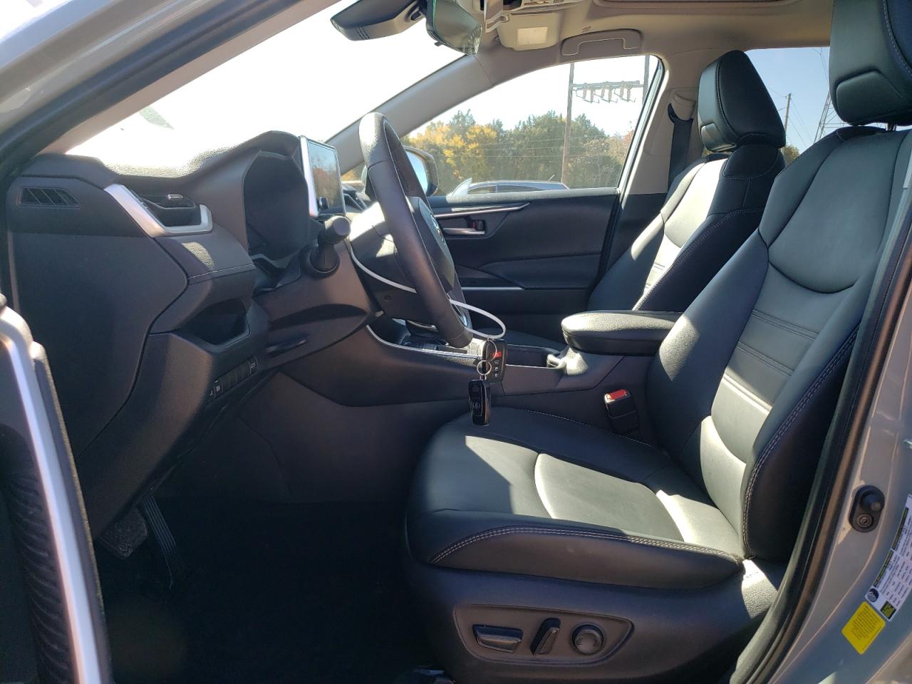 TOYOTA RAV4 XLE PREMIUM