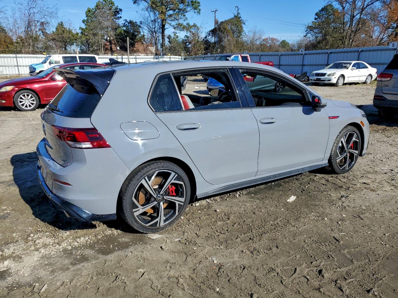 VOLKSWAGEN GOLF GTI SE