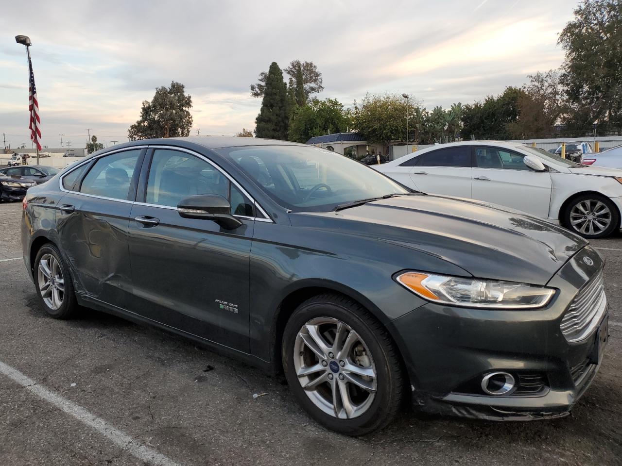 FORD FUSION TITANIUM PHEV