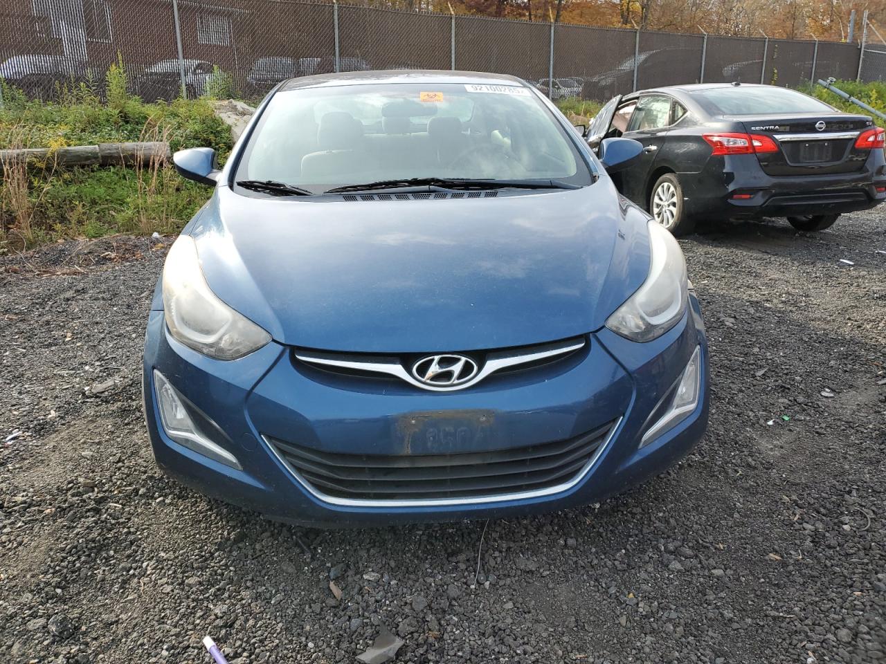 HYUNDAI ELANTRA SE