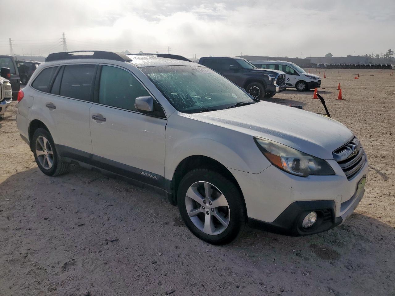 Lot #3304505436 2014 SUBARU OUTBACK 2.