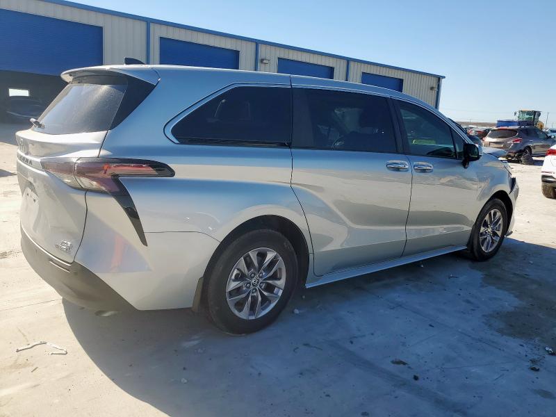 2023 TOYOTA SIENNA XLE #3304890546