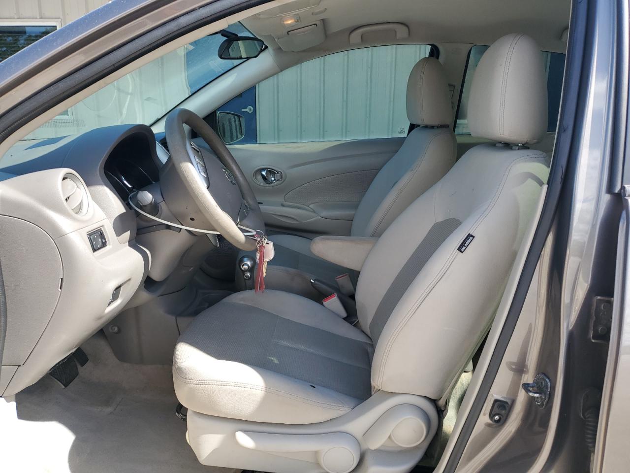 NISSAN VERSA S