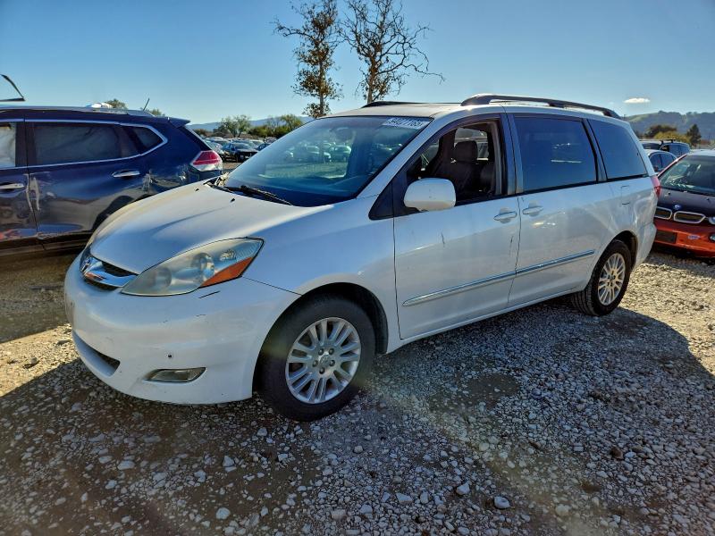 Global Auto Auctions: 2007 TOYOTA SIENNA XLE