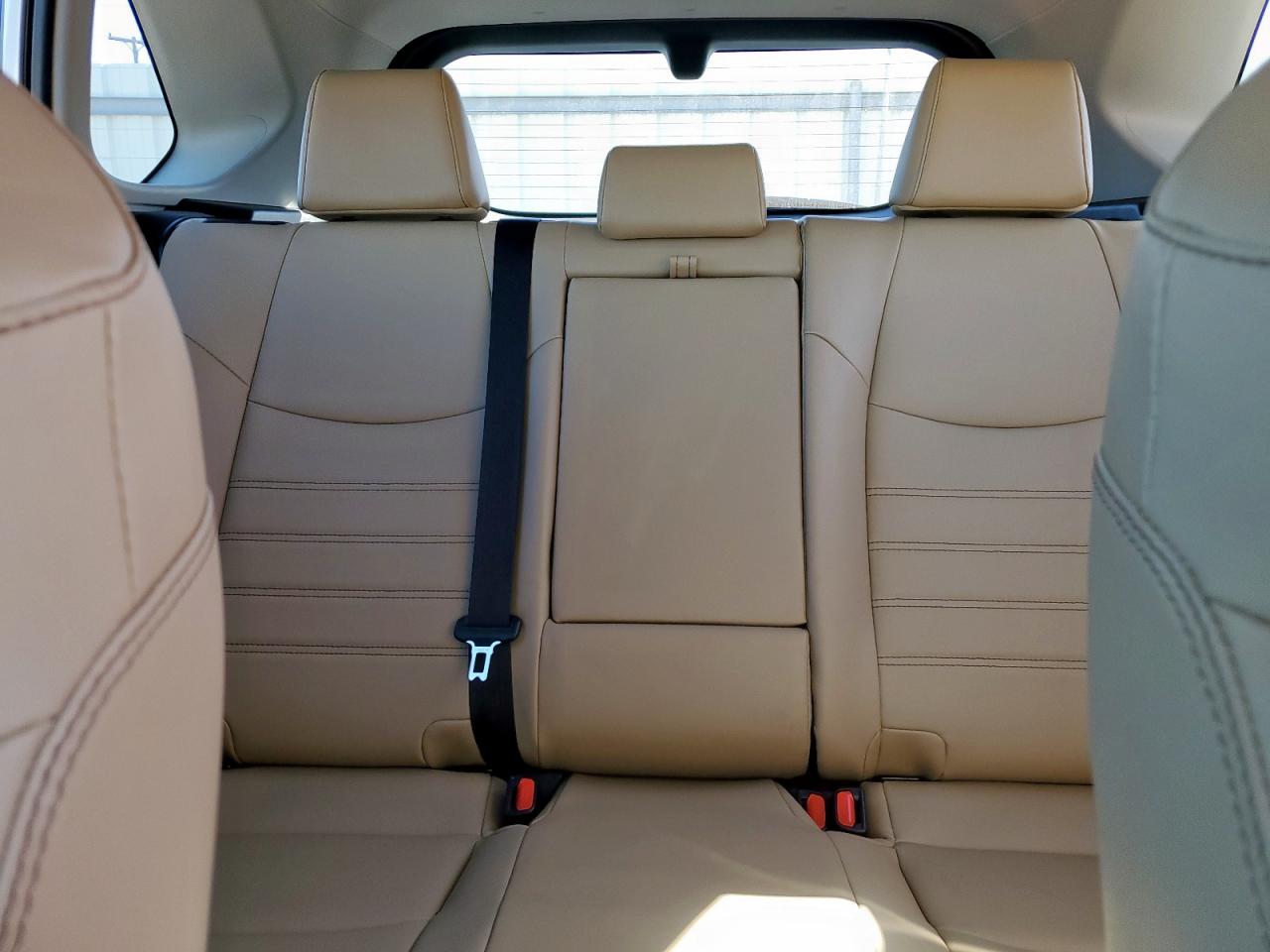 TOYOTA RAV4 XLE PREMIUM