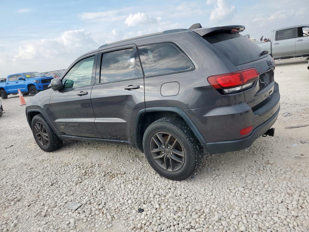 JEEP GRAND CHEROKEE LAREDO