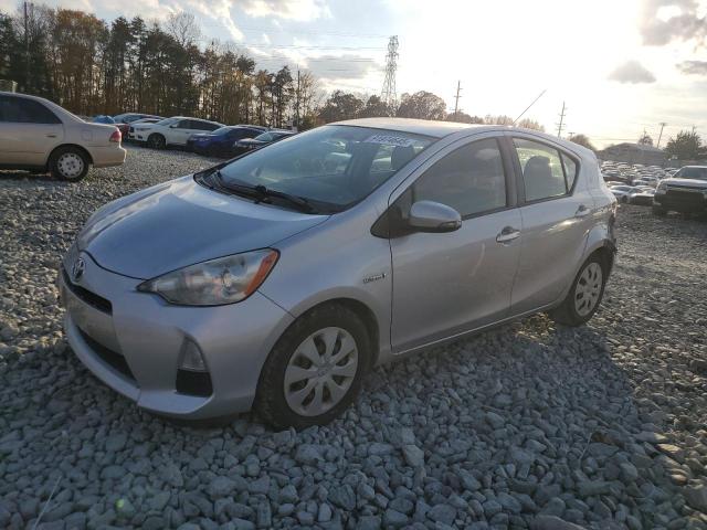 TOYOTA PRIUS C