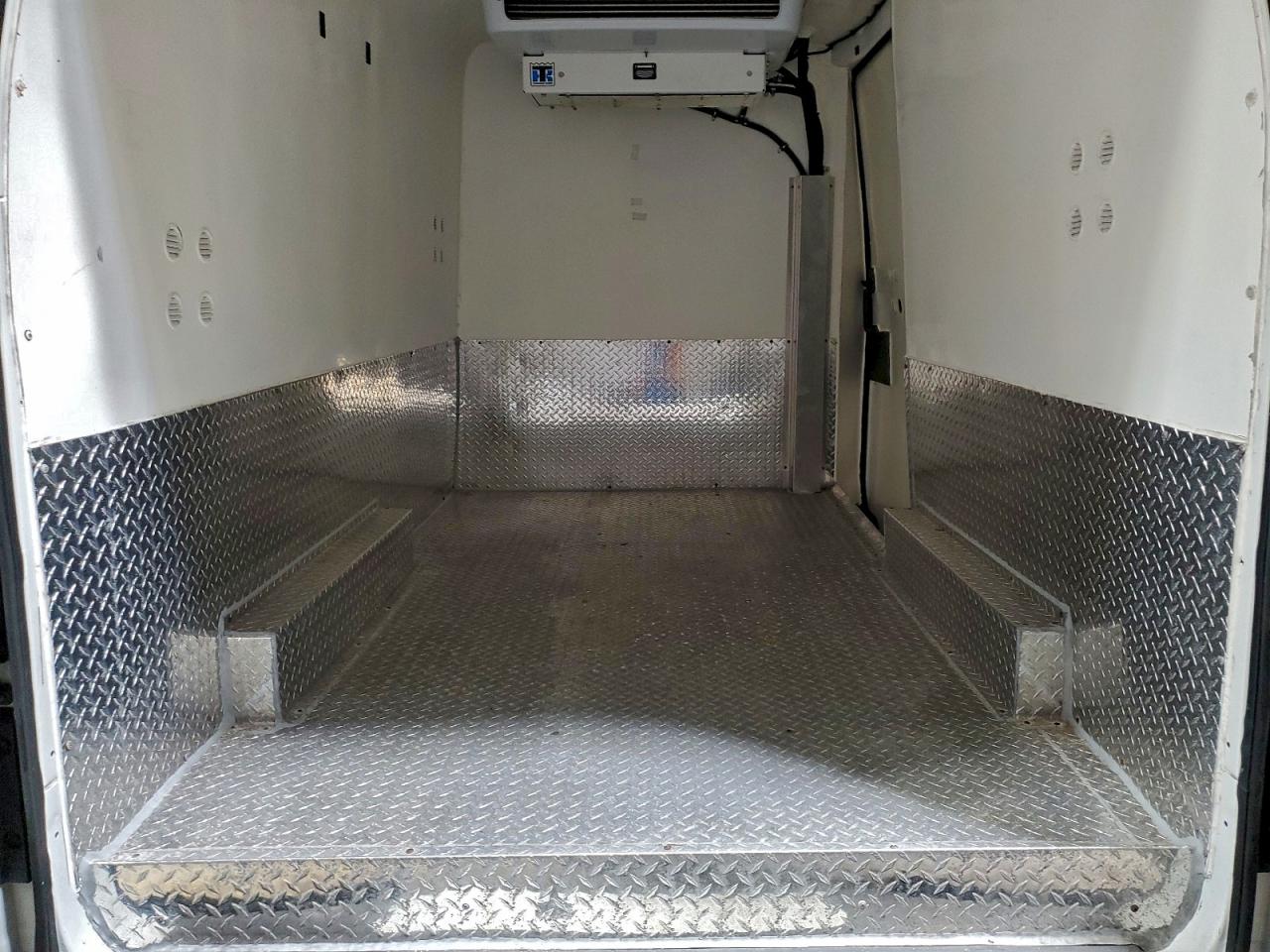 Lot #3316788446 2016 NISSAN NV 2500