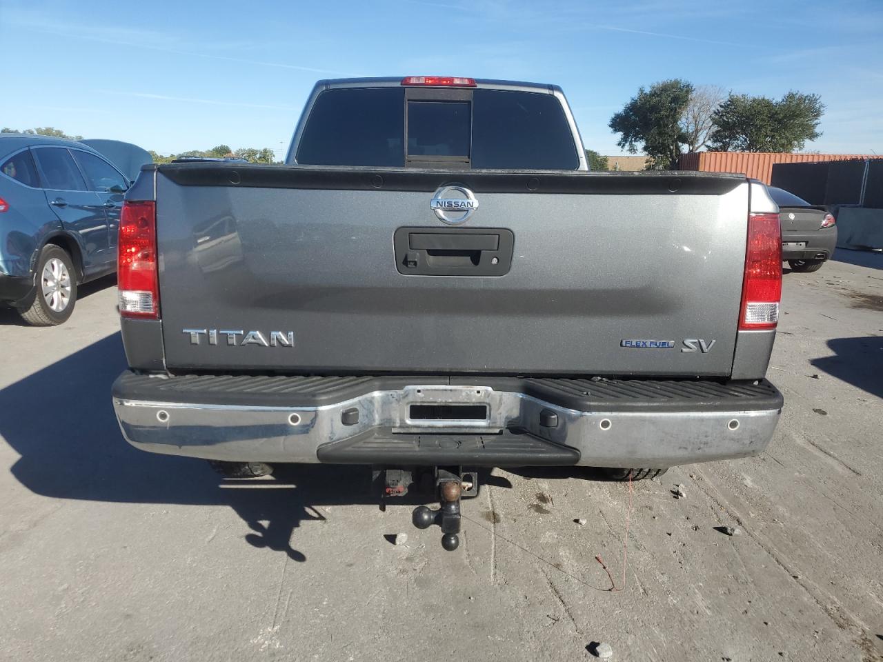 NISSAN TITAN S