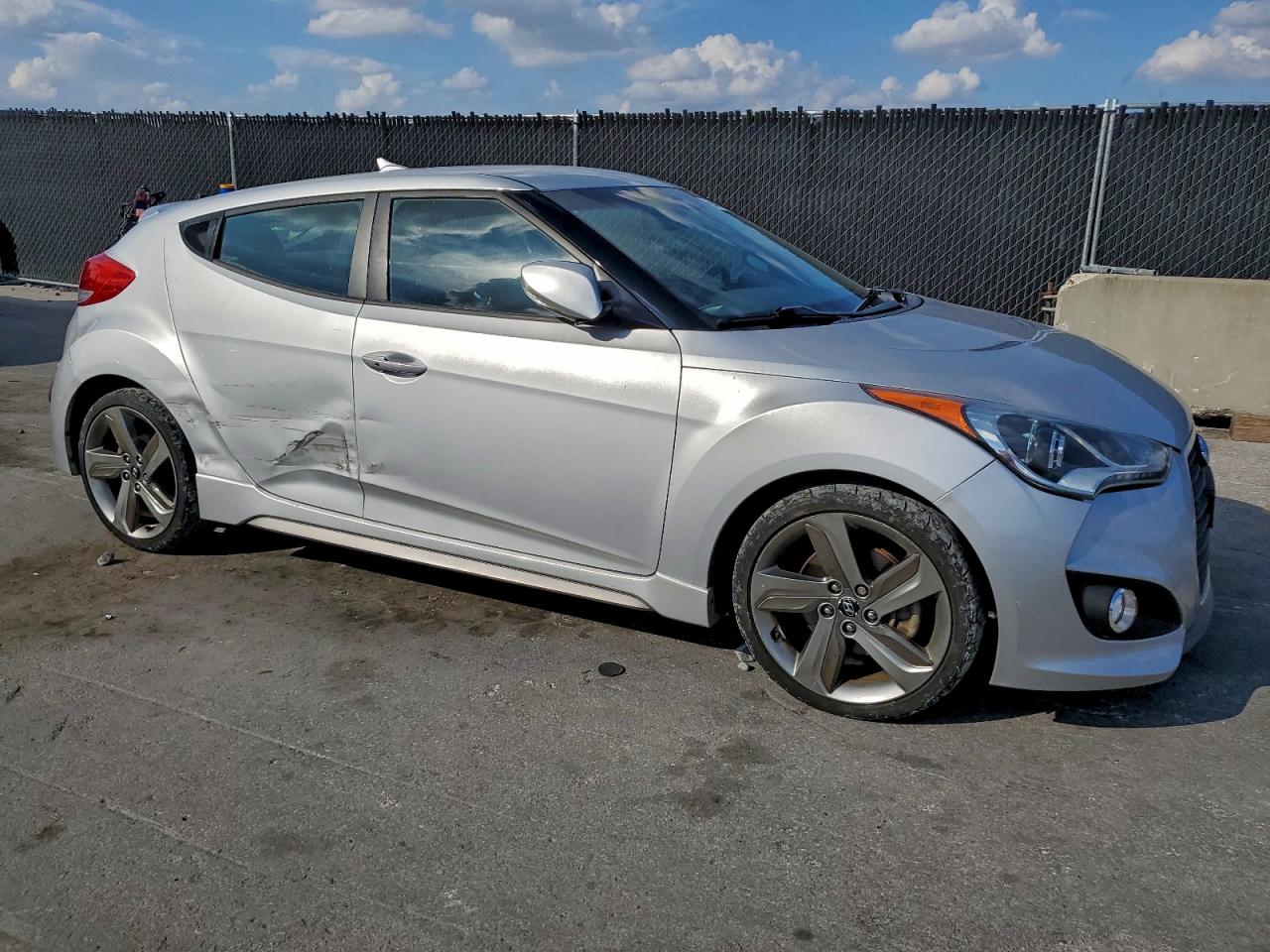 HYUNDAI VELOSTER TURBO