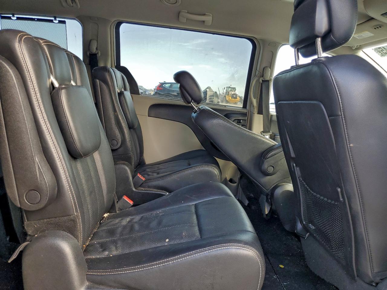 CHRYSLER TOWN & COUNTRY TOURING L