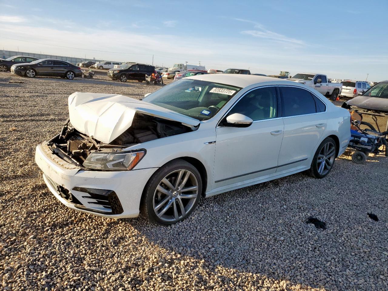 Lot #3302699100 2017 VOLKSWAGEN PASSAT R-L