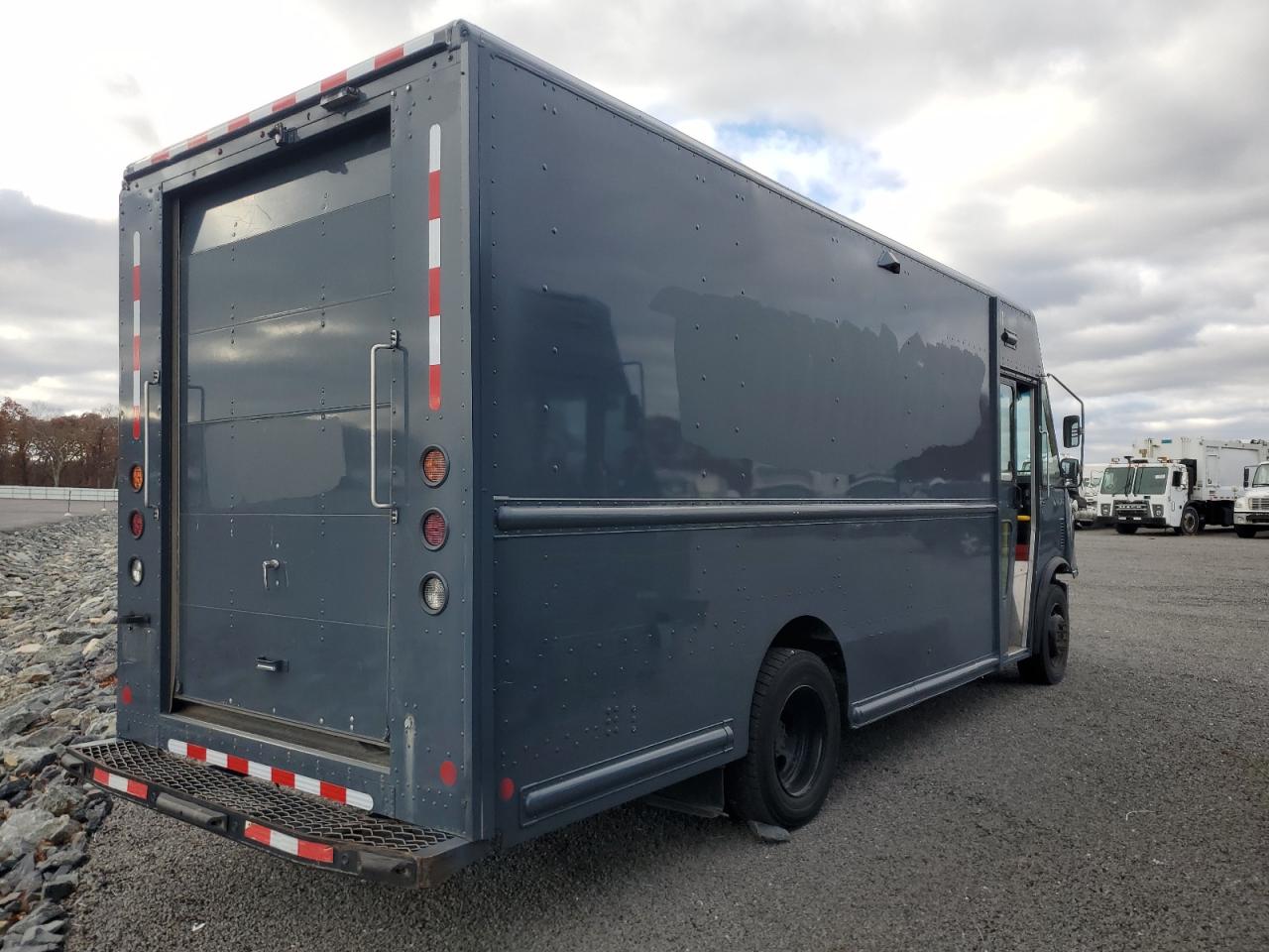 Lot #3310445319 2020 FORD F550