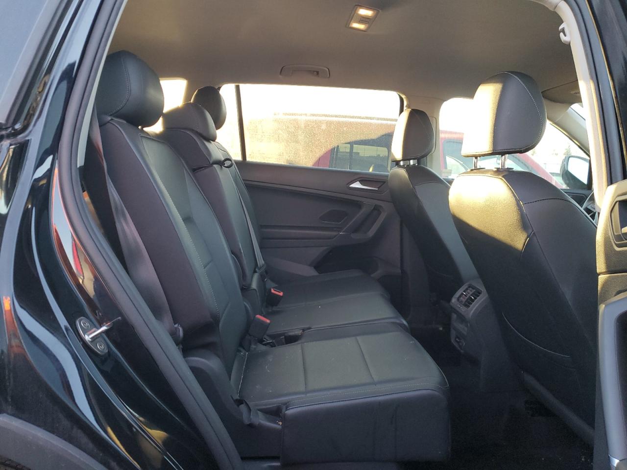 VOLKSWAGEN TIGUAN SE