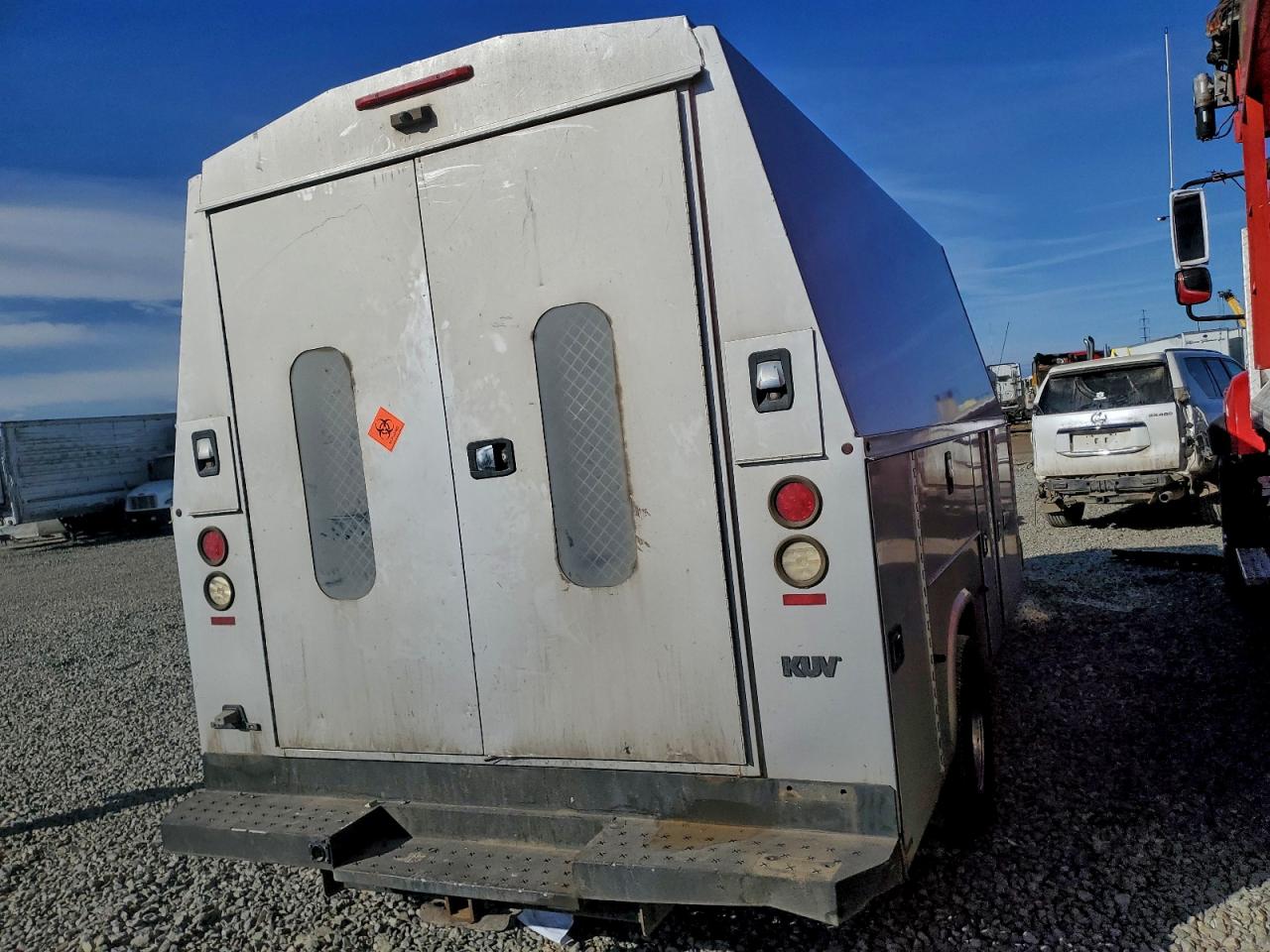 FORD ECONOLINE E450 SUPER DUTY CUTAWAY VAN