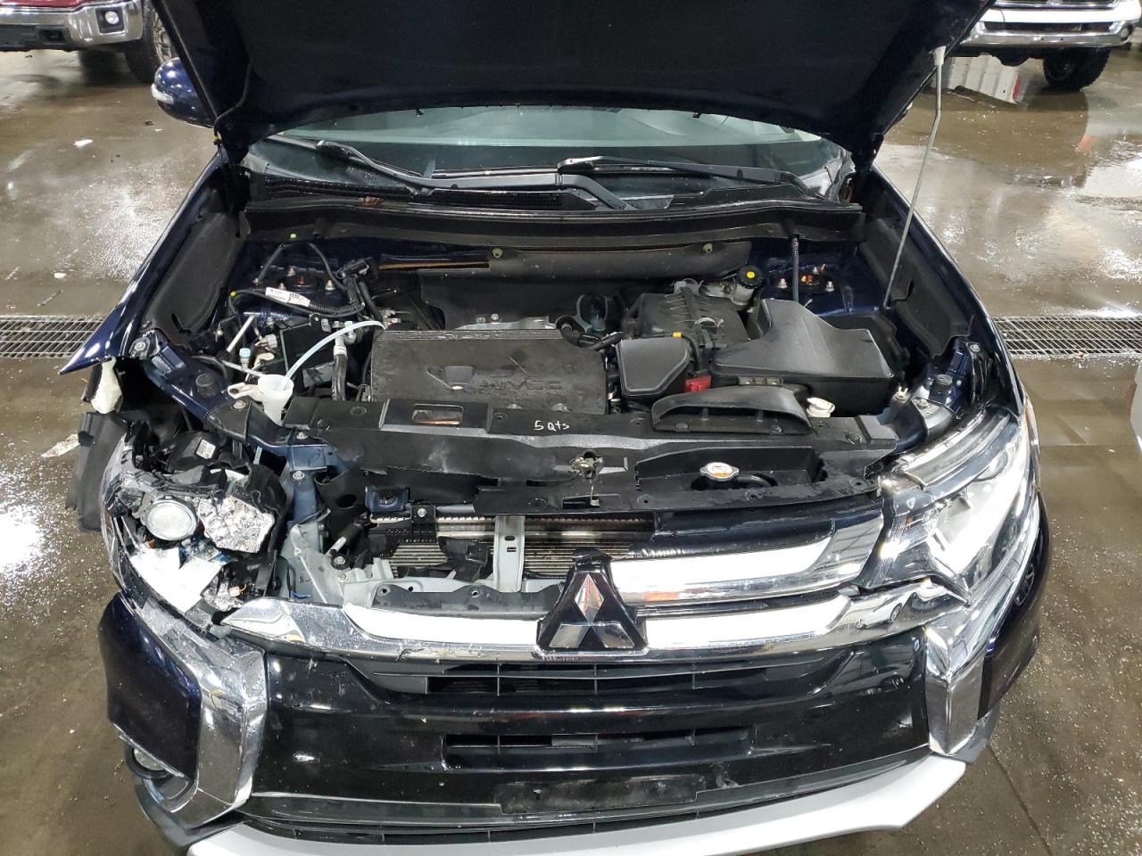 MITSUBISHI OUTLANDER SE