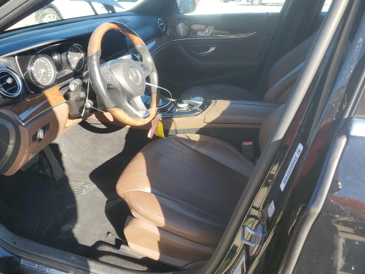 MERCEDES-BENZ E-CLASS 300